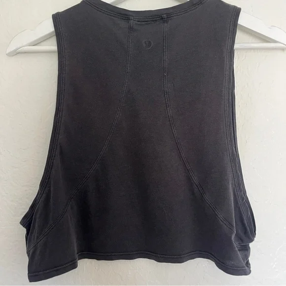lululemon muscle crop tank - Picture 3 of 4